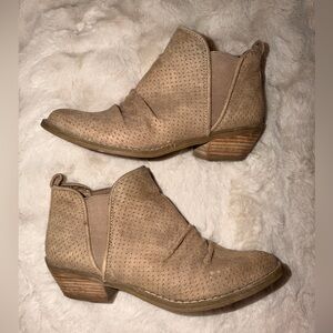 Report Beige Ankle Booties